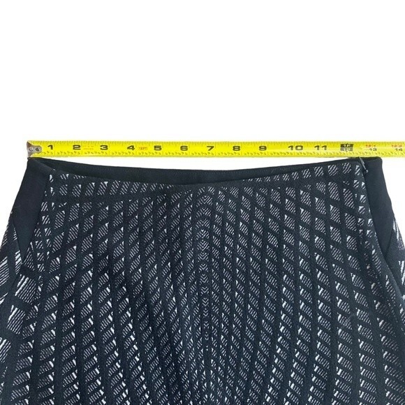 Diane‎ von Furstenberg black and white abstract print mae pencil skirt size 2 - Picture 9 of 11